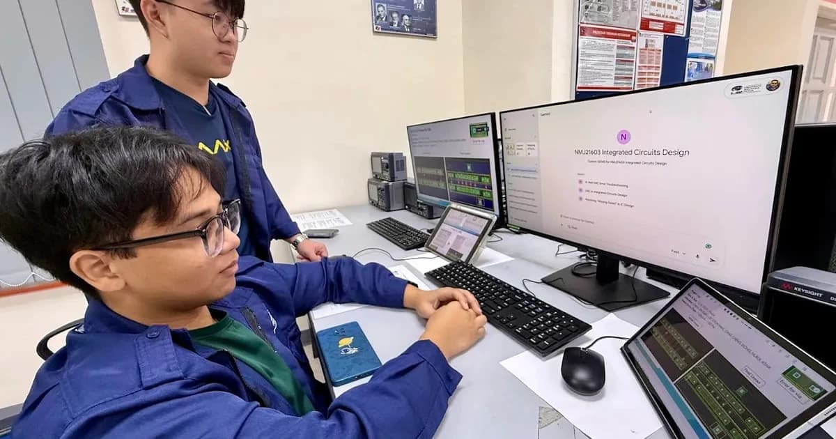 UniMAP students using Gemini during an integrated circuits design course