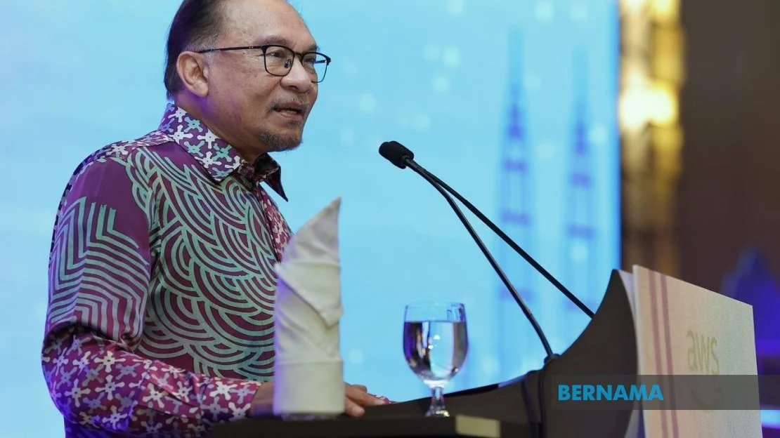 Prime Minister Anwar Ibrahim speaks at the AWS Malaysia Region Launch Appreciation Dinner