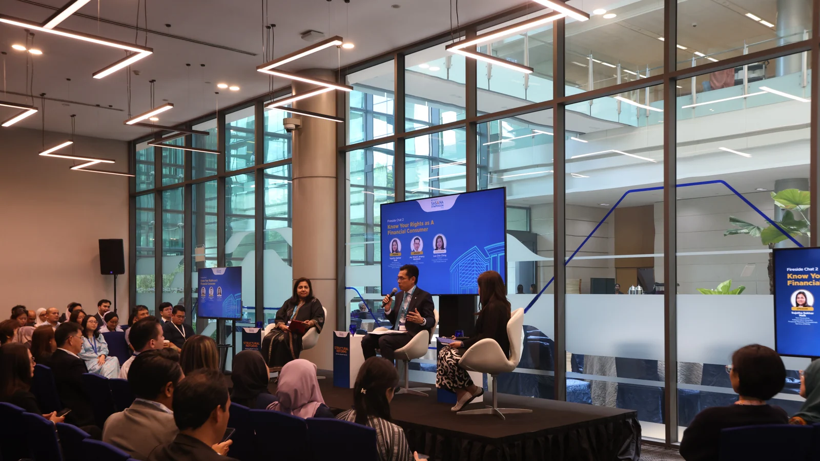 Bank Negara Malaysia hosts a financial innovation discussion before an audience