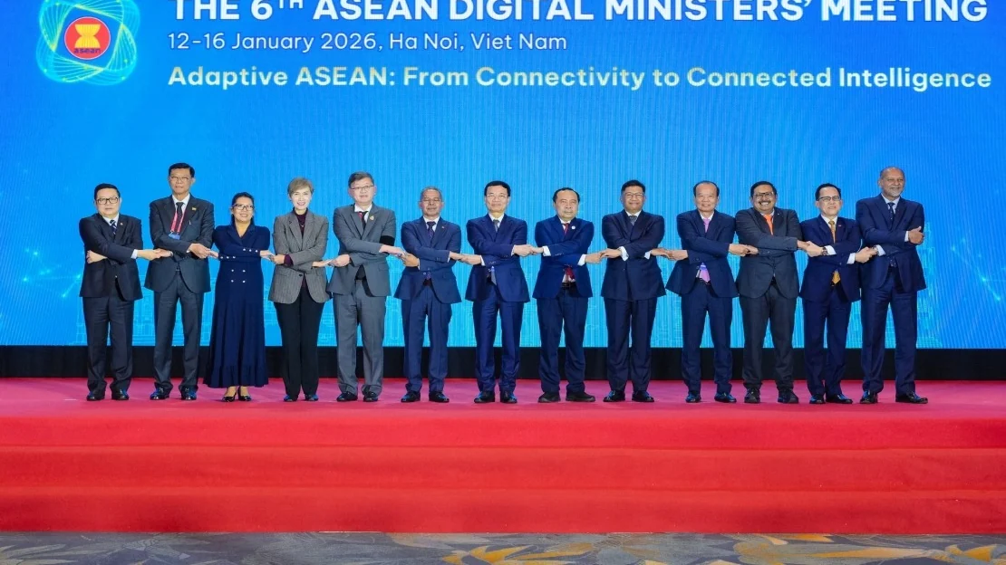 ASEAN digital ministers stand on stage at the sixth ADGMIN in Hanoi