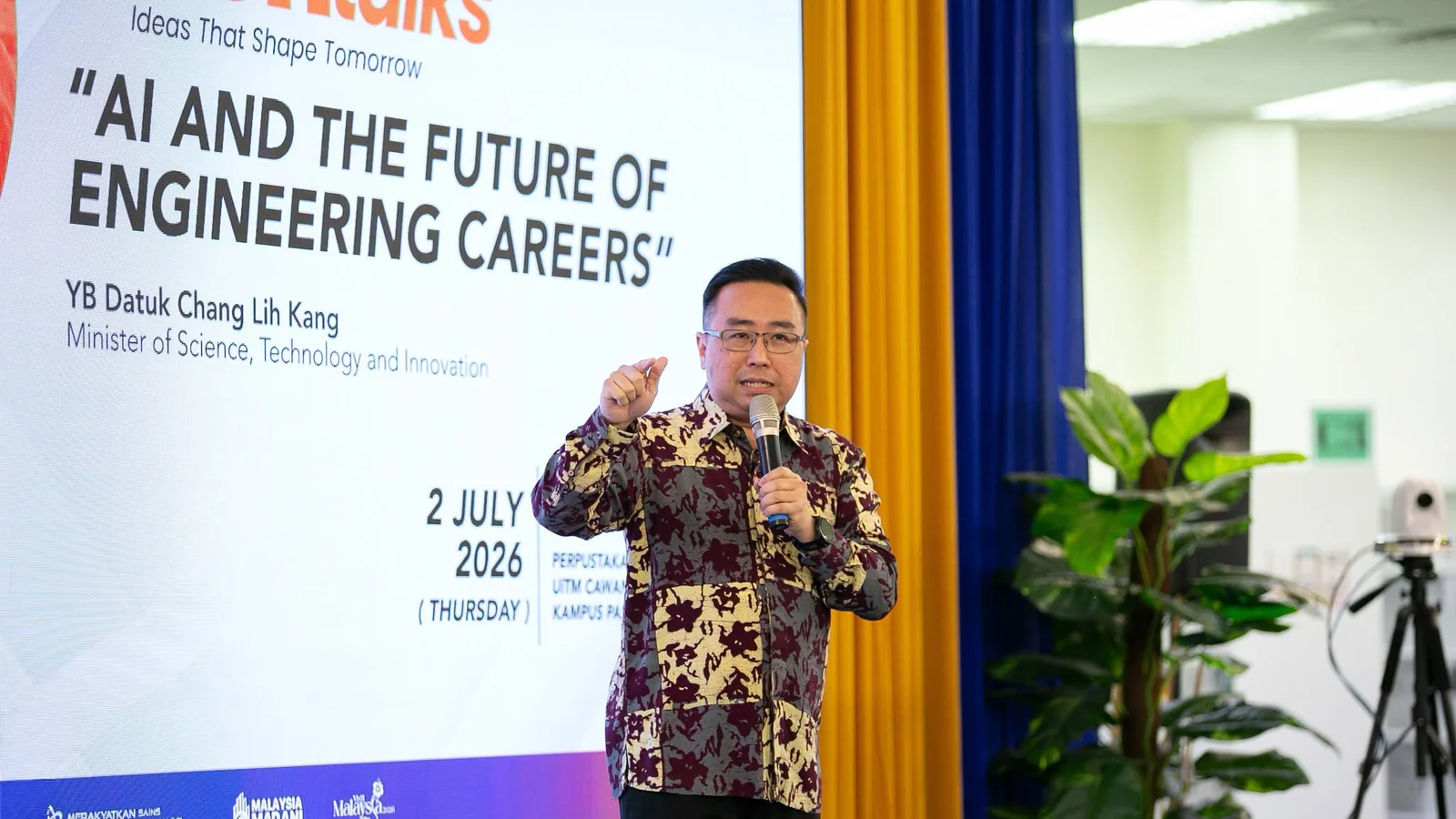Science Minister Chang Lih Kang speaks at MOSTI TechTalks in UiTM Pasir Gudang on 2 July 2026