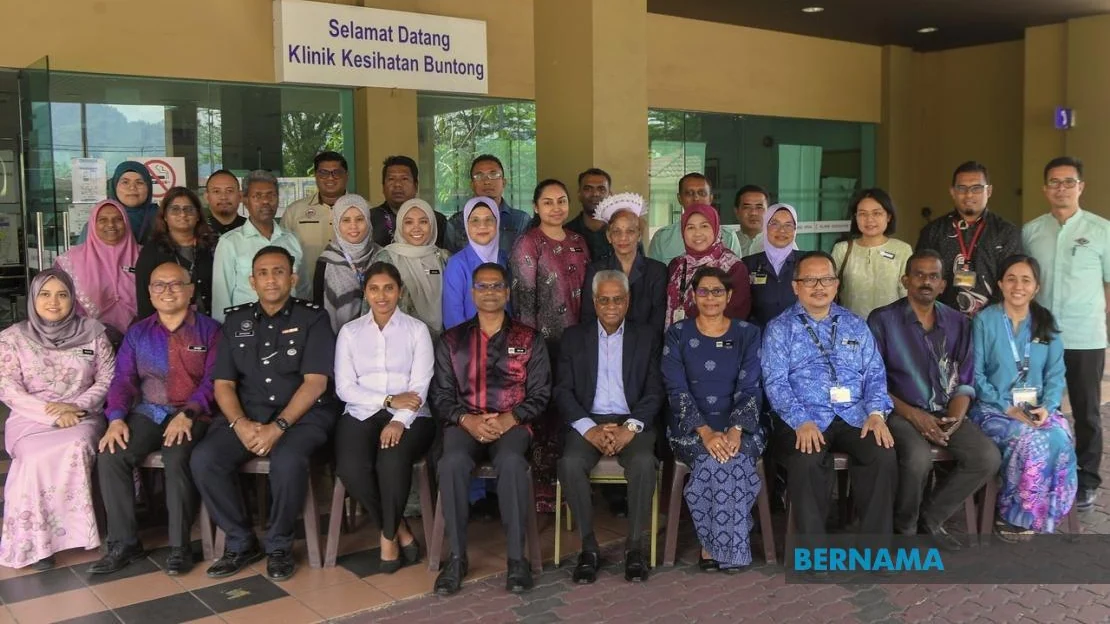 Klinik Kesihatan Buntong staff and officials at a July 2025 CCMS event