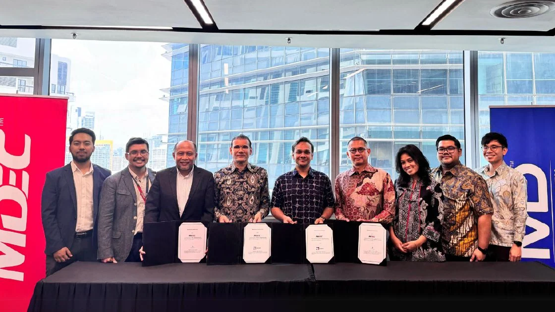 MDEC representatives with Malaysian and regional partners at an October 2024 startup funding memorandum ceremony