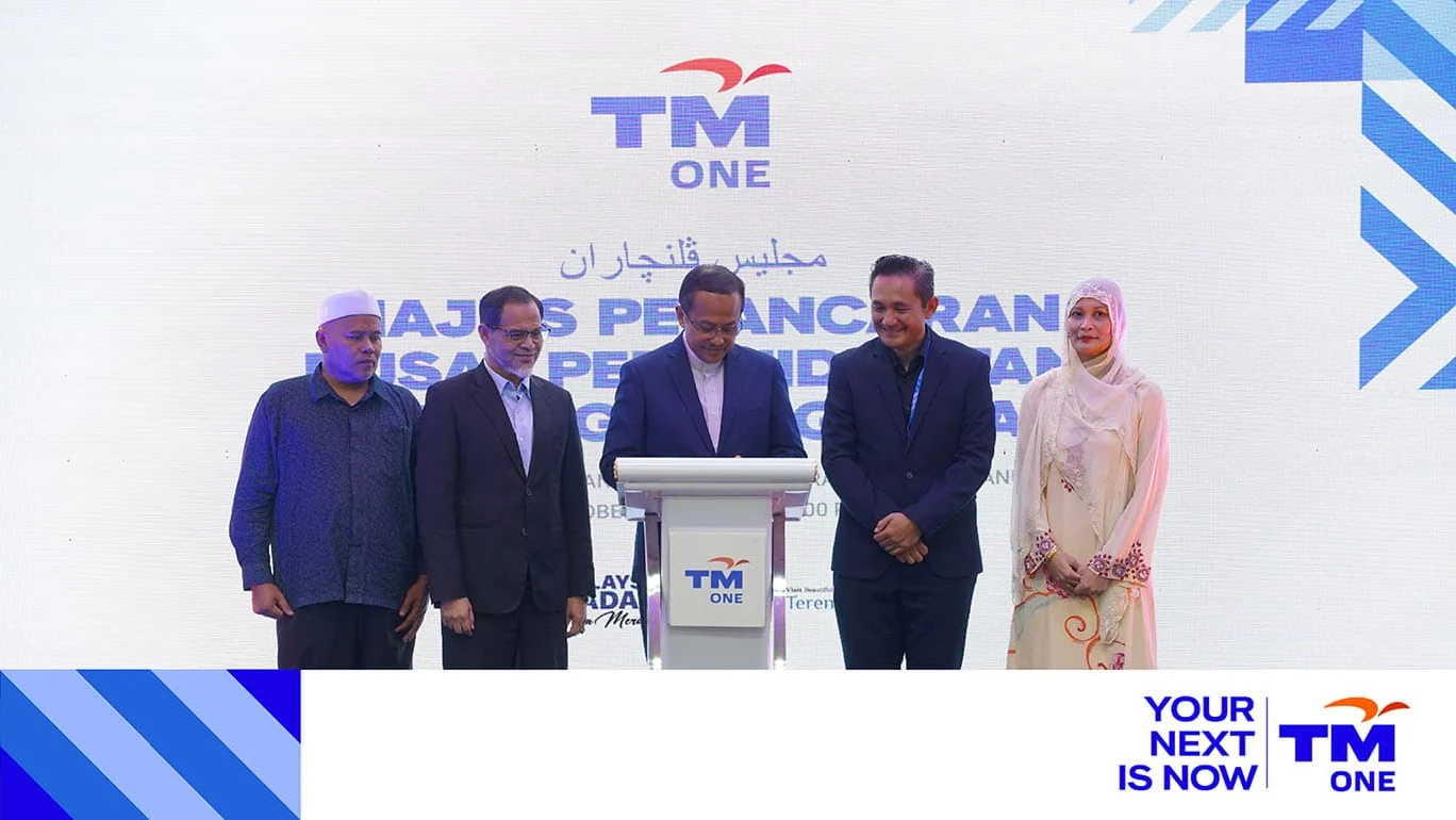 Terengganu Menteri Besar Ahmad Samsuri Mokhtar officiates the TM One GBS Centre in Marang