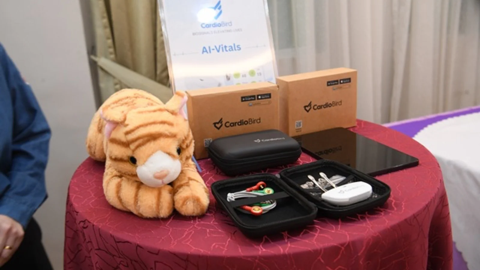 CardioBird AI-Vitals veterinary monitoring equipment displayed at the UPM and Aniware ceremony